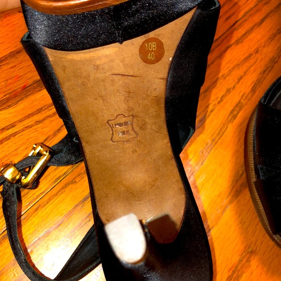 BCBG MAXAZRIA BLACK SATIN LEATHER PLATFORM HEELS - Picture 5 of 10